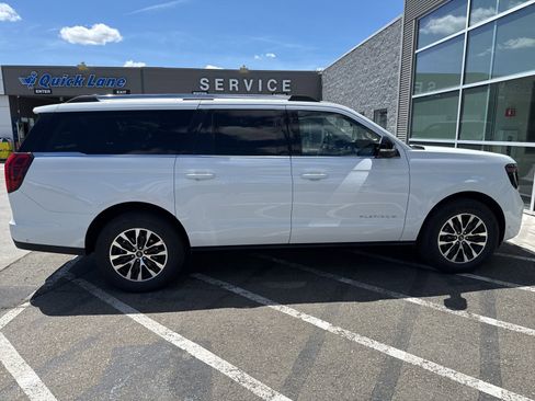 Used 2025 Ford Expedition Max Platinum image 6