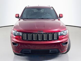 Used 2017 Jeep Grand Cherokee Altitude video 2