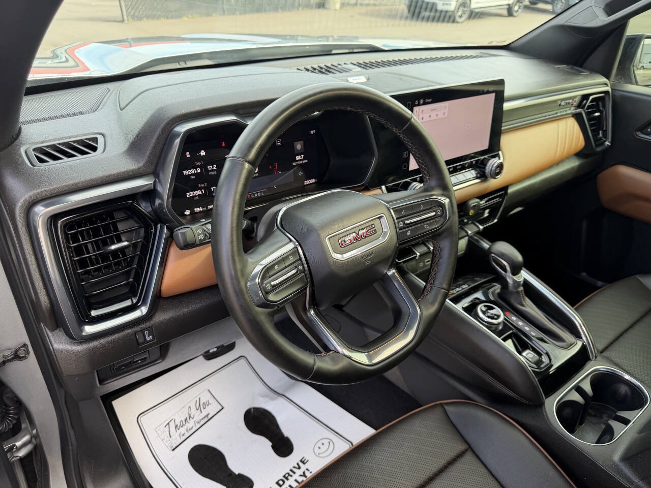 Used 2024 GMC Canyon AT4 w/ AT4 Premium Package AWD/4WD image 12