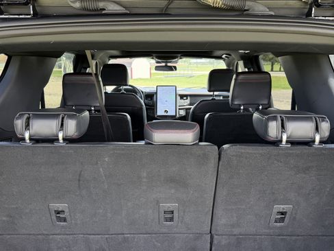 Used 2023 Ford Expedition Limited AWD/4WD image 6