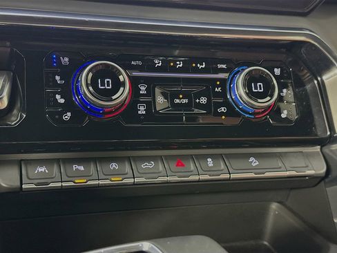 Used 2025 GMC Sierra 1500 Denali Ultimate image 17