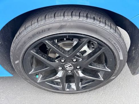 Used 2025 Honda Civic Sport image 25
