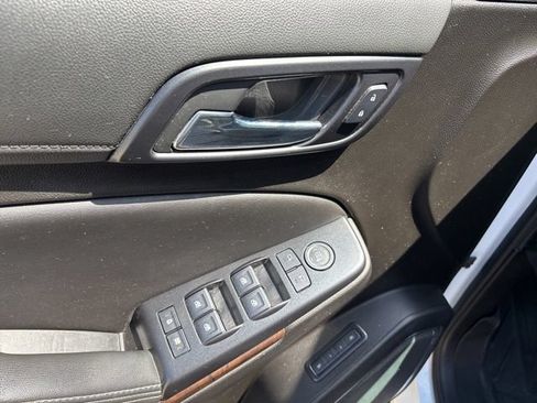 Used 2020 Chevrolet Suburban LT AWD/4WD image 17