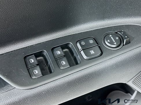 Used 2023 Kia Rio S image 17