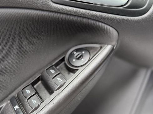 Used 2018 Ford Focus SE image 19