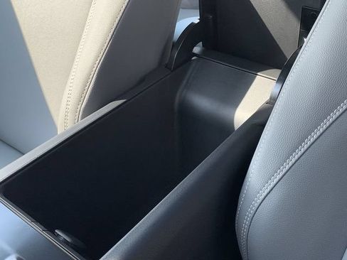 Used 2026 Toyota Camry SE FWD image 10
