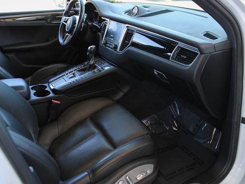 Used 2017 Porsche Macan S AWD/4WD image 31