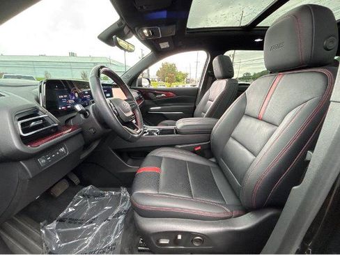 Used 2024 Chevrolet Traverse RS w/ LPO, Floor Liner Package AWD/4WD image 17