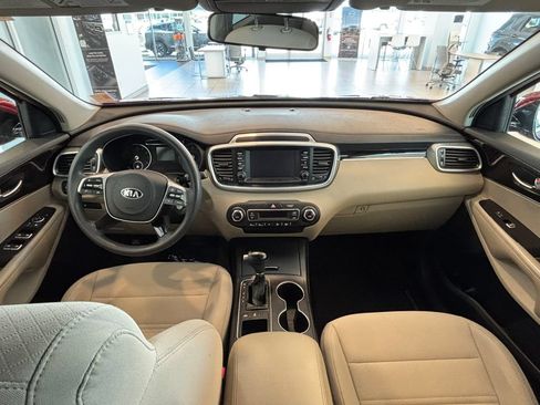 Used 2019 Kia Sorento AWD V6 image 26
