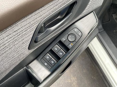 Used 2021 Nissan Rogue S image 10