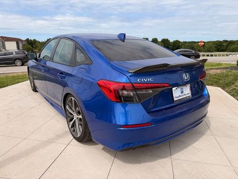 Used 2024 Honda Civic Touring image 3
