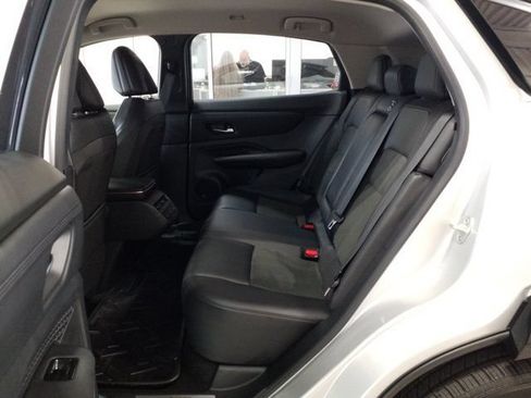 Used 2024 Nissan Ariya AWD image 13