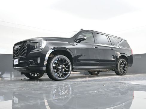 Used 2021 GMC Yukon XL Denali w/ Denali Premium Package image 50