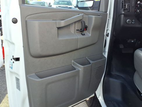 Used 2024 Chevrolet Express 2500 w/ Driver Convenience Package RWD image 10