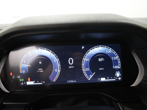 Used 2023 Jeep Grand Cherokee Limited w/ Luxury Tech Group II AWD/4WD image 29