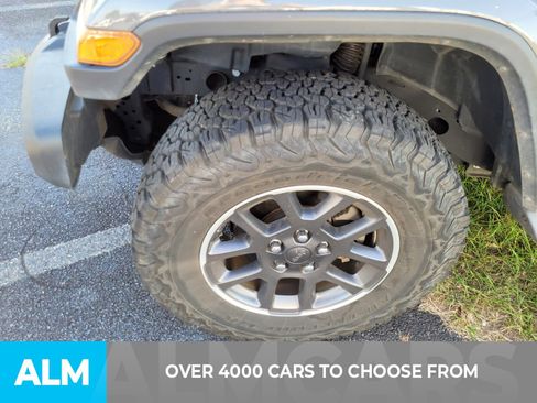 Used 2020 Jeep Gladiator Overland image 3