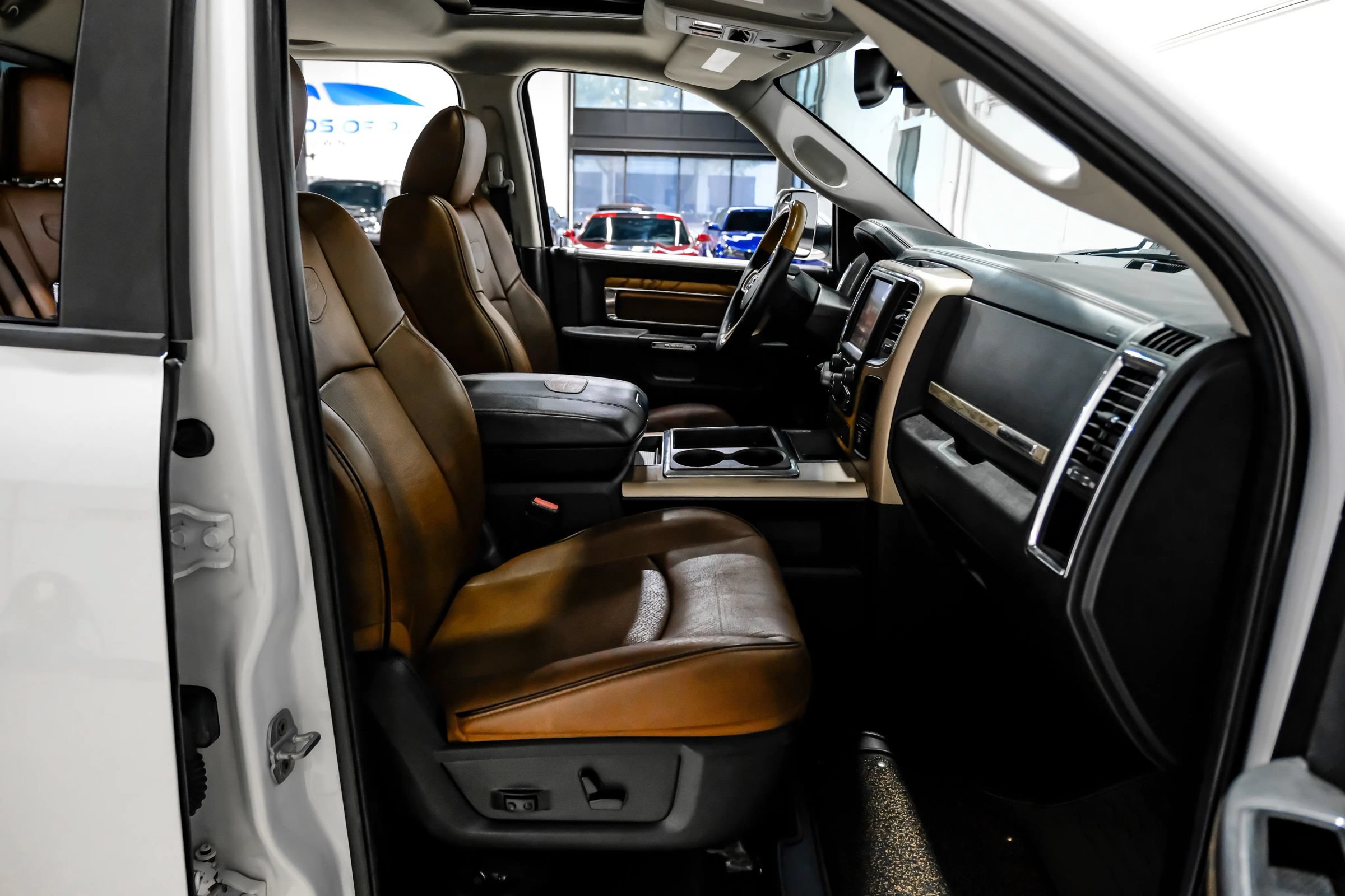 Used 2014 RAM 1500 Laramie Longhorn w/ Convenience Group AWD/4WD image 47
