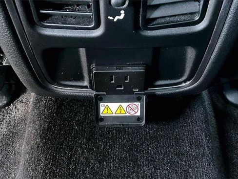 Used 2017 Jeep Grand Cherokee Altitude image 26