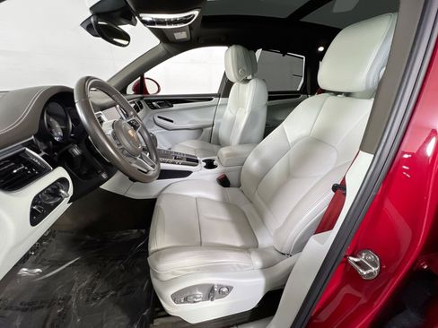 Used 2018 Porsche Macan S image 21