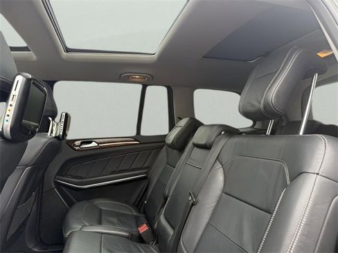 Used 2014 Mercedes-Benz GL 450 4MATIC image 21