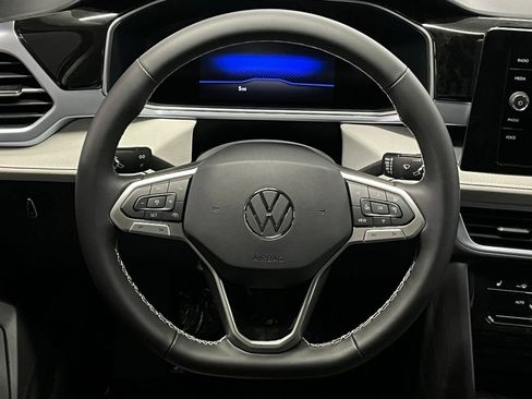New 2026 Volkswagen Taos SE AWD/4WD image 9