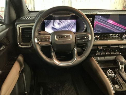 Certified 2025 GMC Canyon Denali AWD/4WD image 17