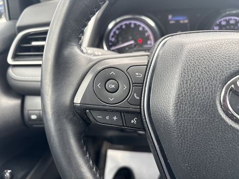 Used 2020 Toyota Camry SE image 18