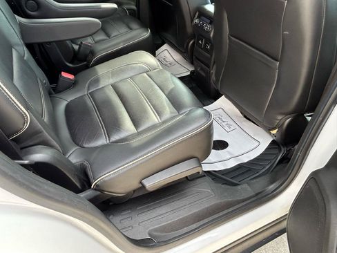 Used 2017 GMC Acadia Denali w/ Technology Package AWD/4WD image 11