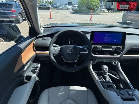 New 2026 Toyota Grand Highlander AWD image 11