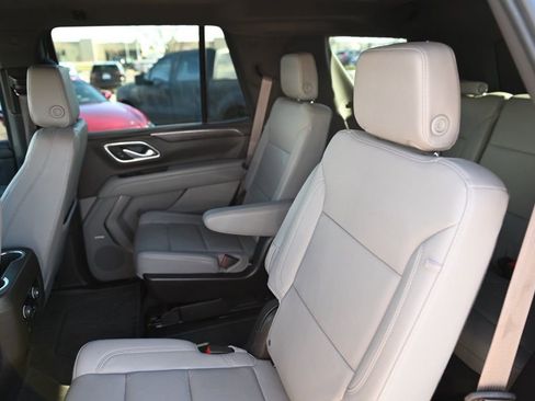 Used 2023 Chevrolet Tahoe Z71 w/ Luxury Package image 12