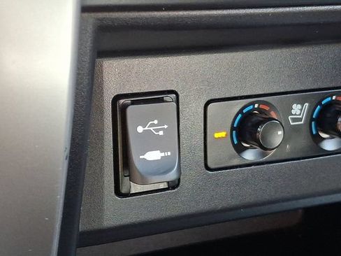 Used 2014 Toyota 4Runner Limited AWD/4WD image 25