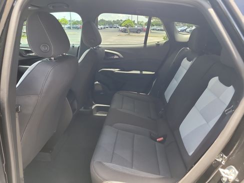 Used 2026 Chevrolet Trax RS FWD image 14