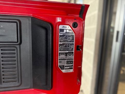 Used 2020 Jeep Wrangler Unlimited Sport S image 33