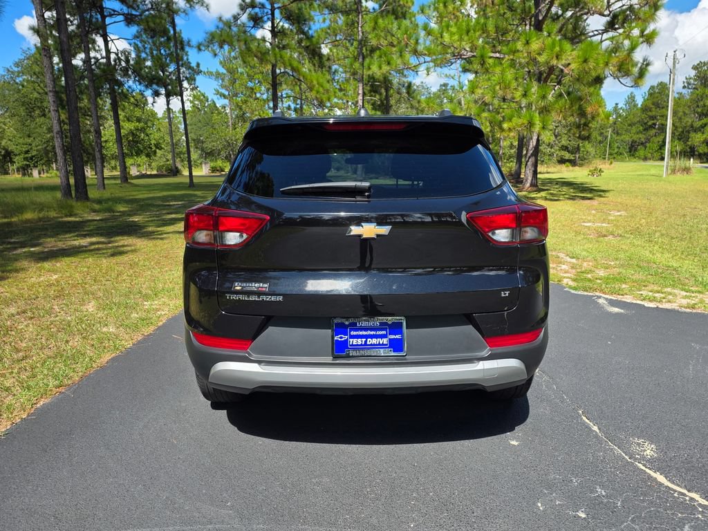 Used 2025 Chevrolet TrailBlazer LT FWD image 4