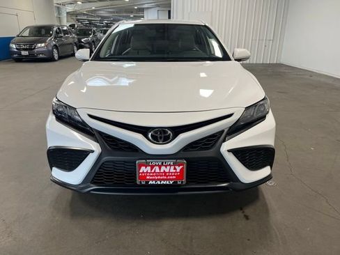 Used 2024 Toyota Camry SE FWD image 8
