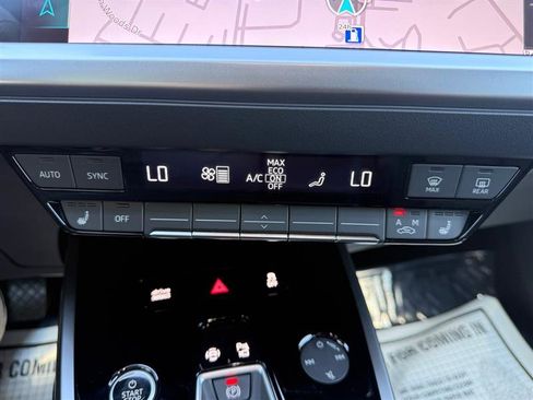 Used 2024 Audi Q4 e-tron Premium Plus w/ Premium Plus image 21