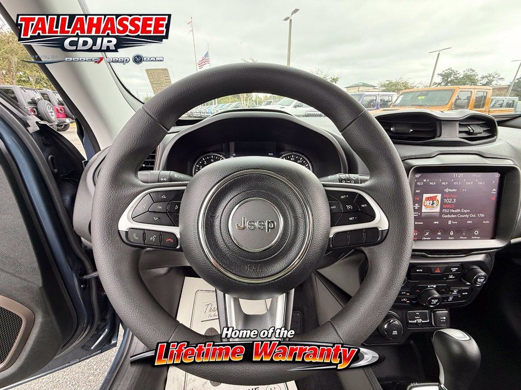 Used 2023 Jeep Renegade Latitude AWD/4WD image 21