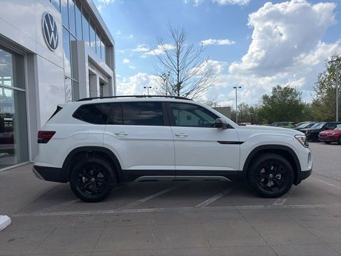 New 2026 Volkswagen Atlas Peak Edition AWD/4WD image 8