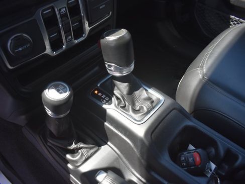 Used 2021 Jeep Wrangler Unlimited Sahara AWD/4WD image 26