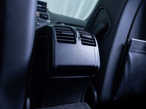 Used 2010 Mercedes-Benz C 300 4MATIC Sedan image 16