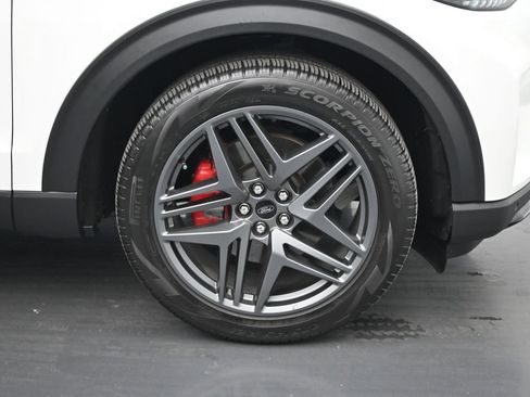 Certified 2025 Ford Explorer ST-Line w/ Premium Package RWD image 26