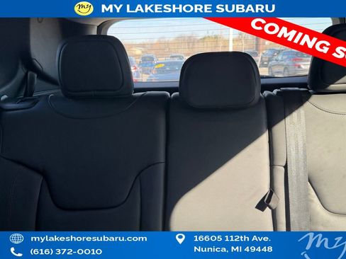 Used 2017 Jeep Renegade Trailhawk w/ Premium Trailhawk Package image 16