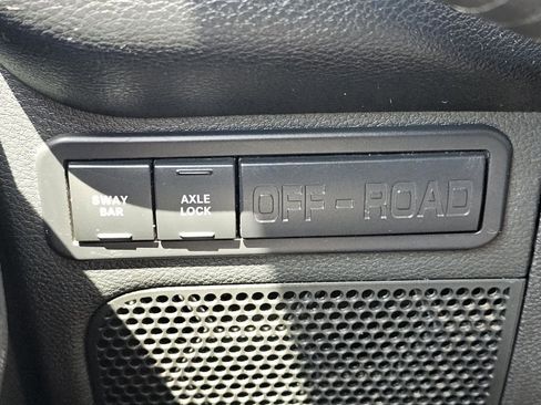 Used 2016 Jeep Wrangler Unlimited Rubicon w/ Connectivity Group image 10