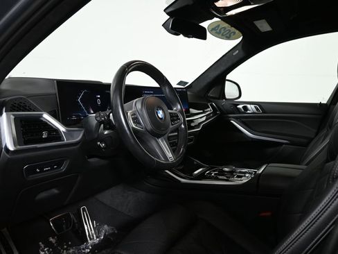 Certified 2024 BMW X7 xDrive40i w/ M Sport Package image 14