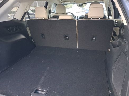 Used 2019 Ford Edge Titanium FWD image 10