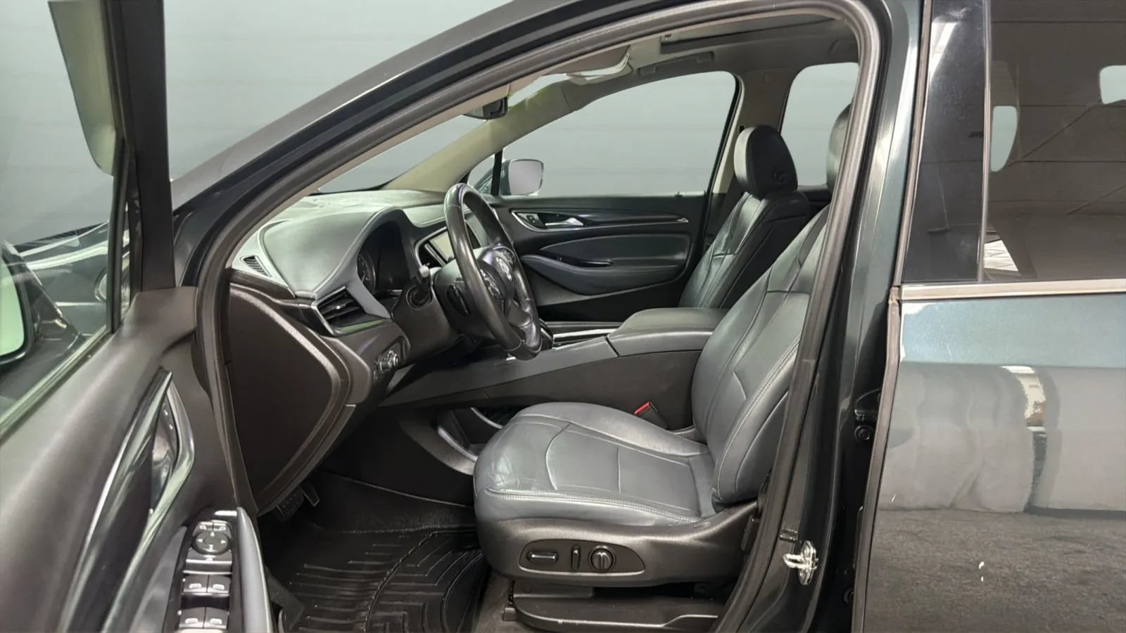Used 2020 Buick Enclave Essence w/ Sound and Sites Package AWD/4WD image 21