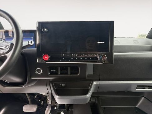 Used 2024 Chevrolet Brightdrop 600 w/ Commercial Equipment Package AWD/4WD image 11