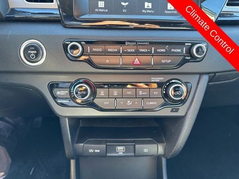 Used 2019 Kia Niro EX w/ Cold Weather Package 2.0 image 10