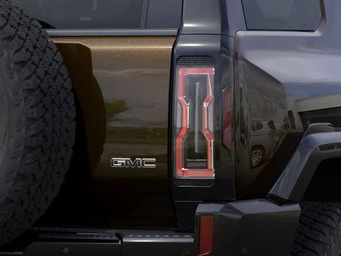 New 2026 GMC Hummer EV SUV w/ LPO, Dark Essentials Package AWD/4WD image 11