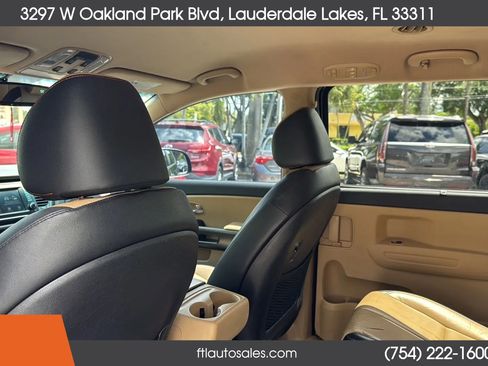 Used 2017 Kia Sedona LX w/ LX Essentials Premium Package FWD image 29